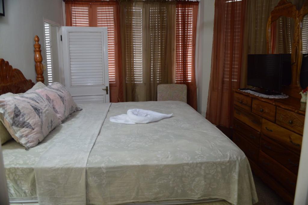 Chill On The Hill Apartman Ocho Rios Kültér fotó